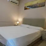 Holidays Apartmanhotel 2*