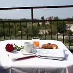 Holidays Apartmanhotel 2*