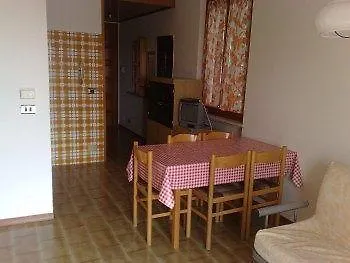 Apartmanhotel Holidays 2*